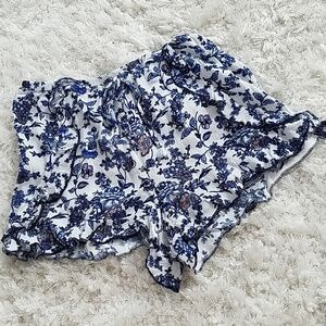 Floral soft and flowy shorts, medium